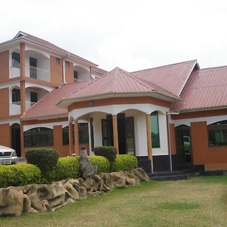 Rays Hotel Mbarara Экстерьер фото