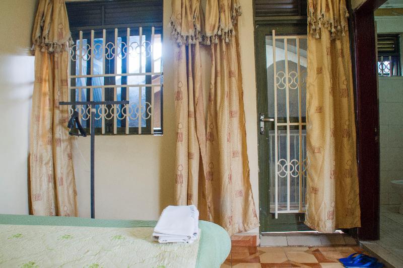 Rays Hotel Mbarara Экстерьер фото
