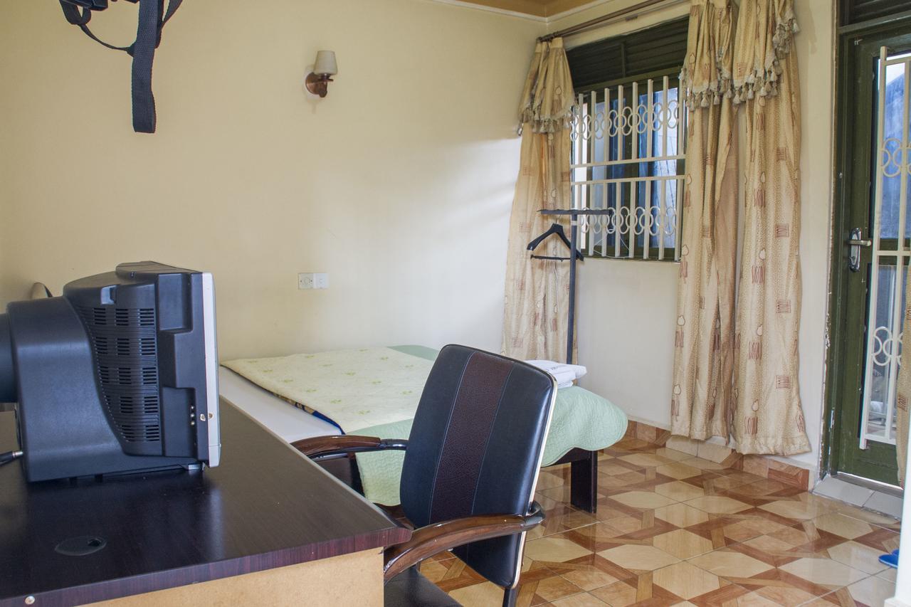 Rays Hotel Mbarara Экстерьер фото